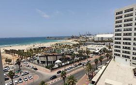 Lovely Three-Room Apartment Above The Promenade